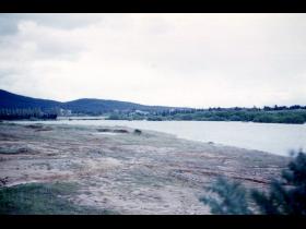 Molonglo in flood under old 'Billabong' bridge